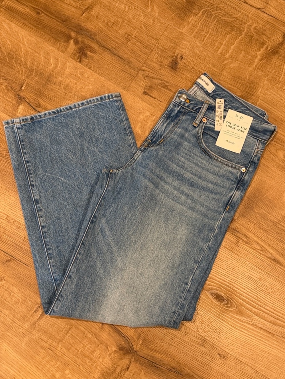 Madewell The Low-Rise Loose Jean - Picture 10 of 13